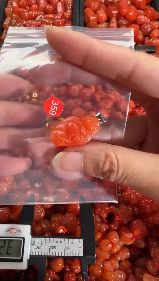 【闪购商品】南红玛瑙颈饰未镶嵌1