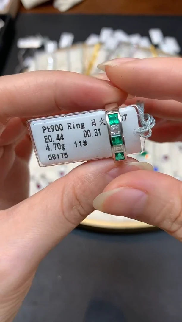 铂Pt850镶嵌戒指定制祖母绿W192|5999
