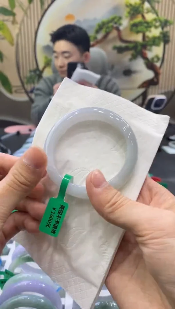 未镶嵌手镯翡翠8236