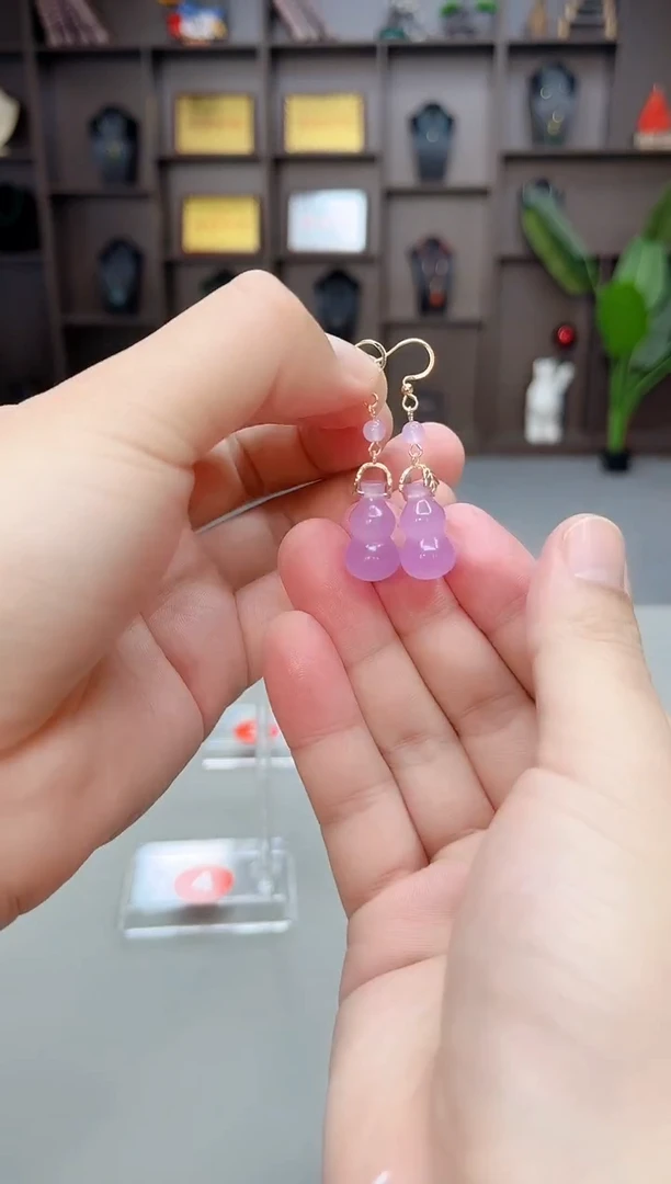 未镶嵌石英质玉（天山翠）耳饰236000