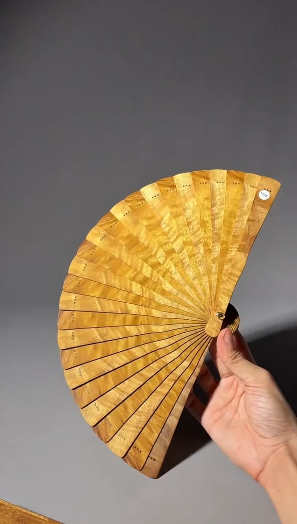 其他楠木（金丝楠）尘*177号18cm小叶桢楠扇子
