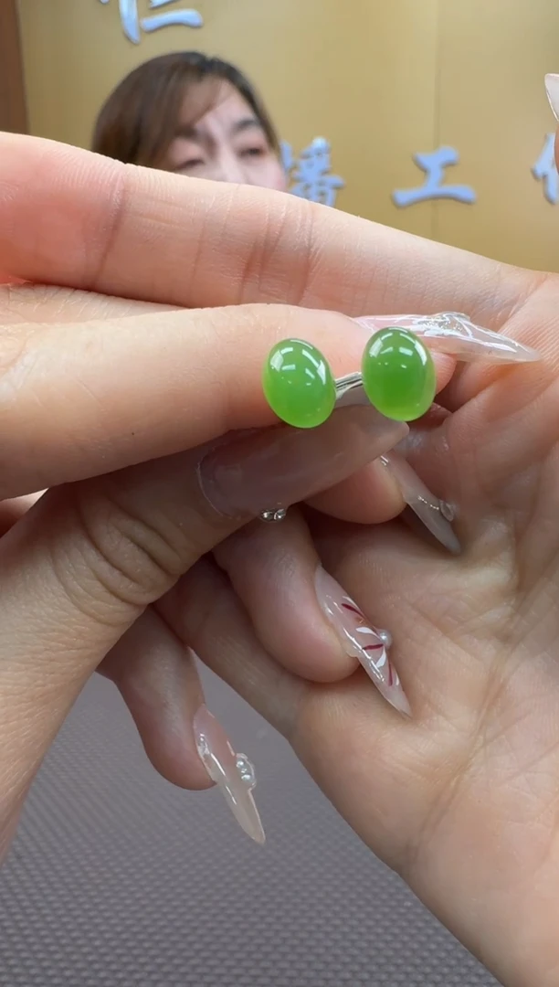 【闪购商品】和田玉耳饰18K金镶嵌一对