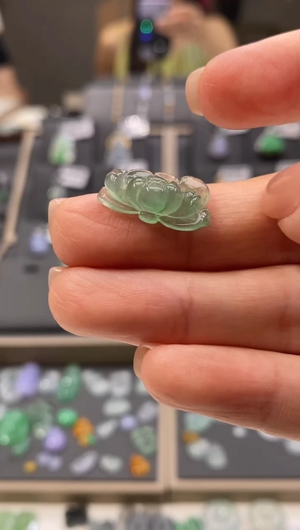 颈饰未镶嵌翡翠莲花