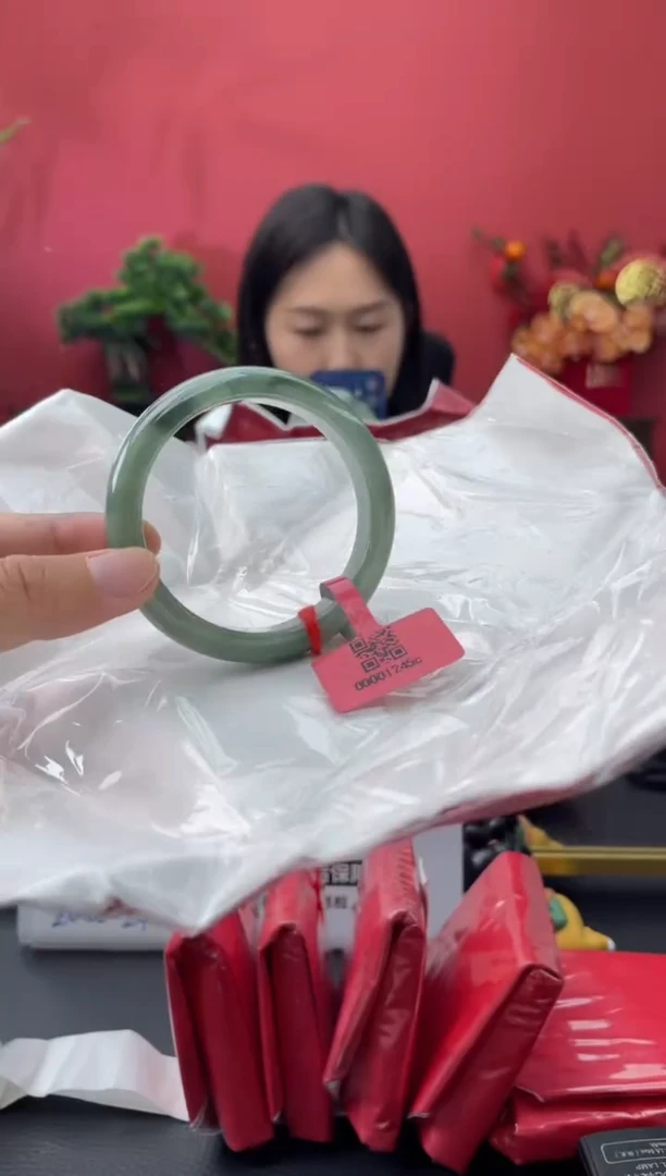 未镶嵌手镯翡翠5