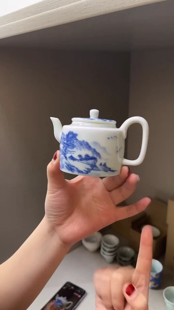 景德镇高温瓷山水壶