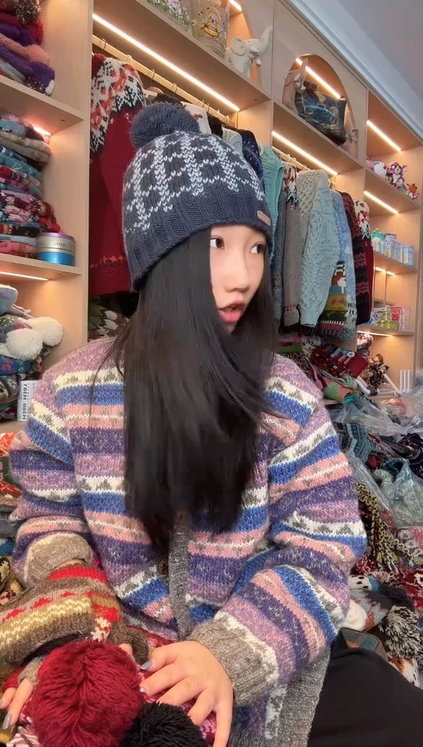 羊毛深蓝色小香风单球帽