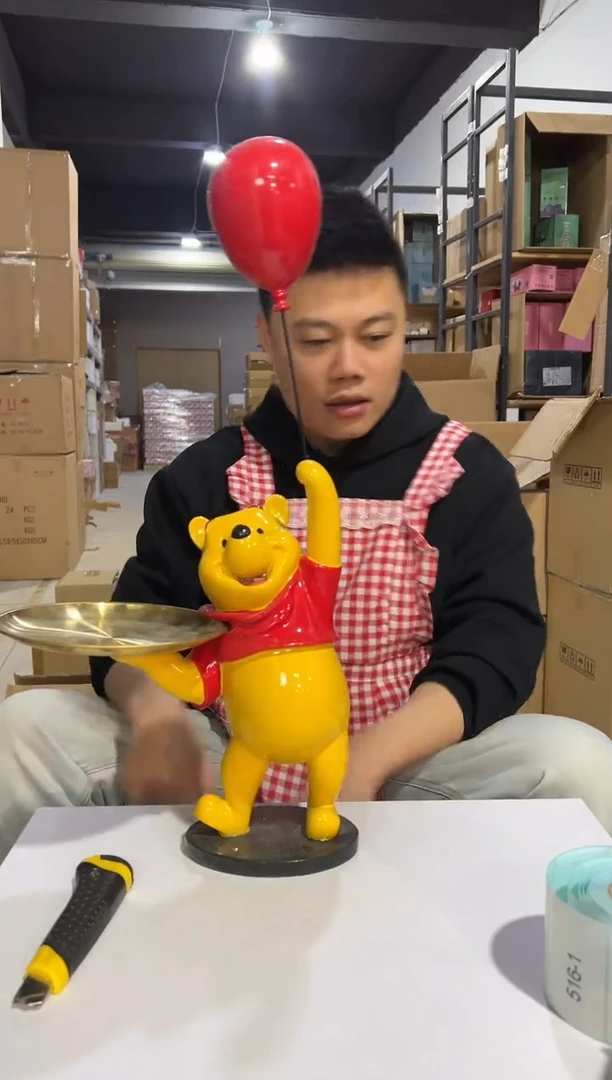 【闪购商品】杯树脂维尼举气球托盘摆件