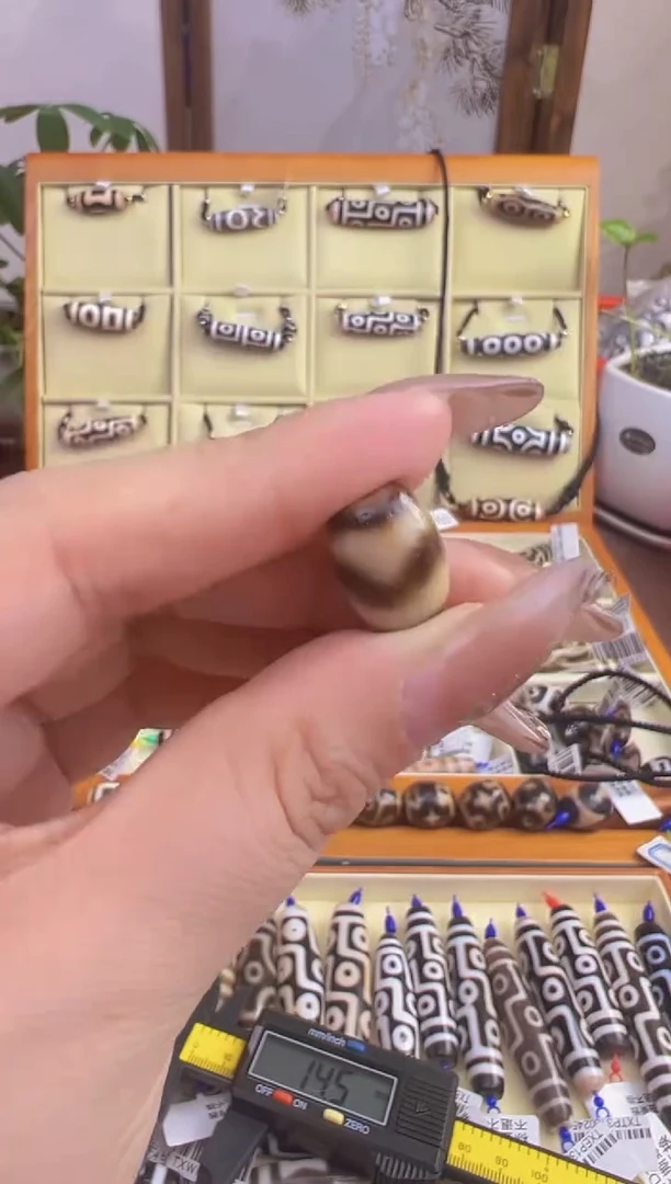 【闪购商品】玛瑙/玉髓吊坠(不含链)未镶嵌50.(微瑕随机发货)