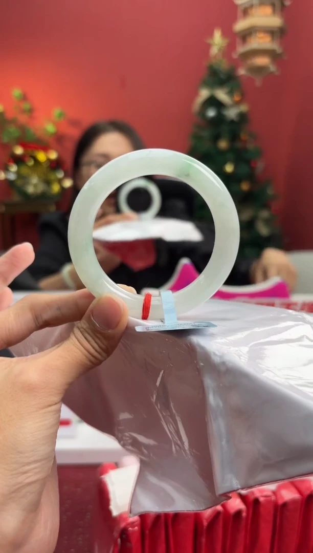 未镶嵌手镯（圆镯）翡翠翡翠手镯1