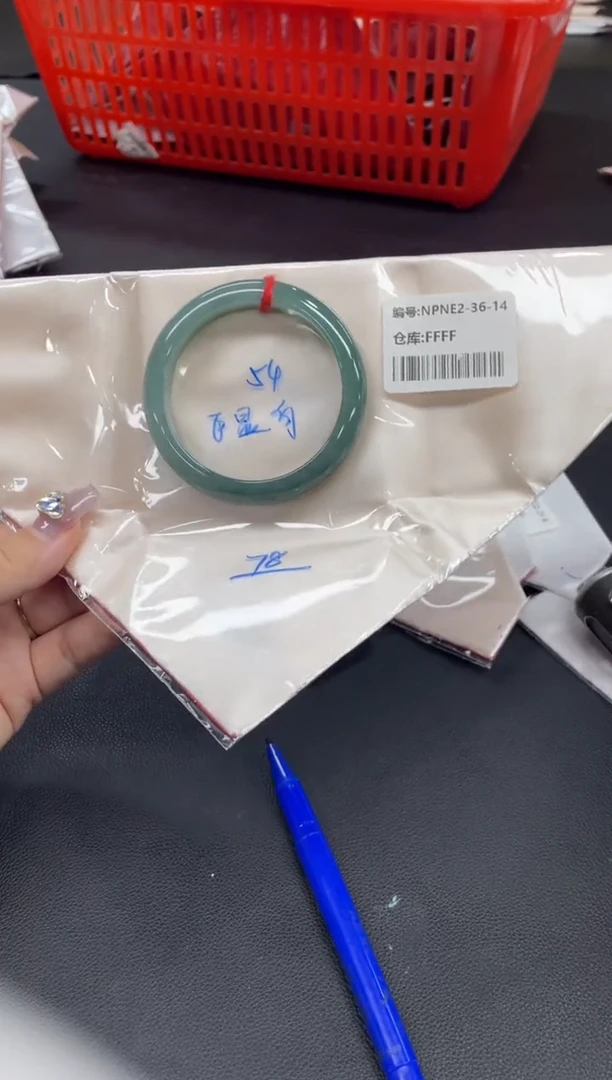 未镶嵌手镯翡翠翡翠手镯