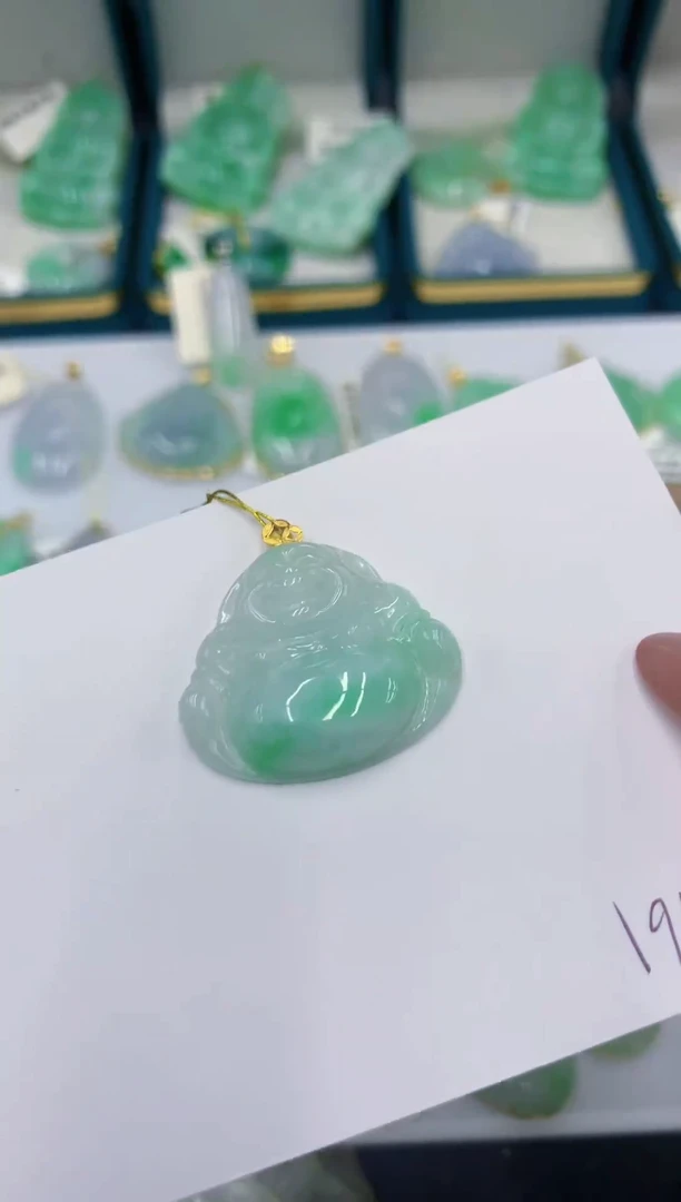 颈饰18K金镶嵌翡翠11111