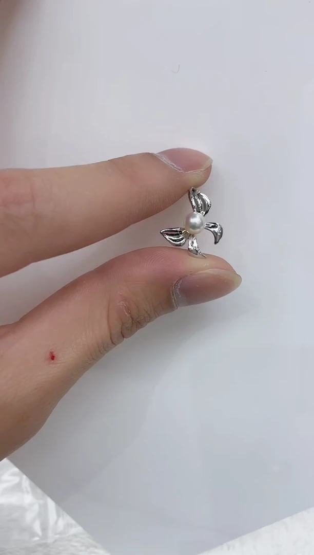 【闪购商品】海水珍珠吊坠(不含链)银S925镶嵌海水珍珠吊坠