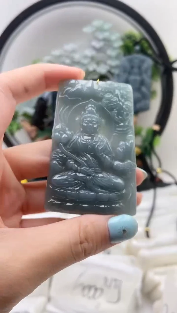 颈饰未镶嵌翡翠观音