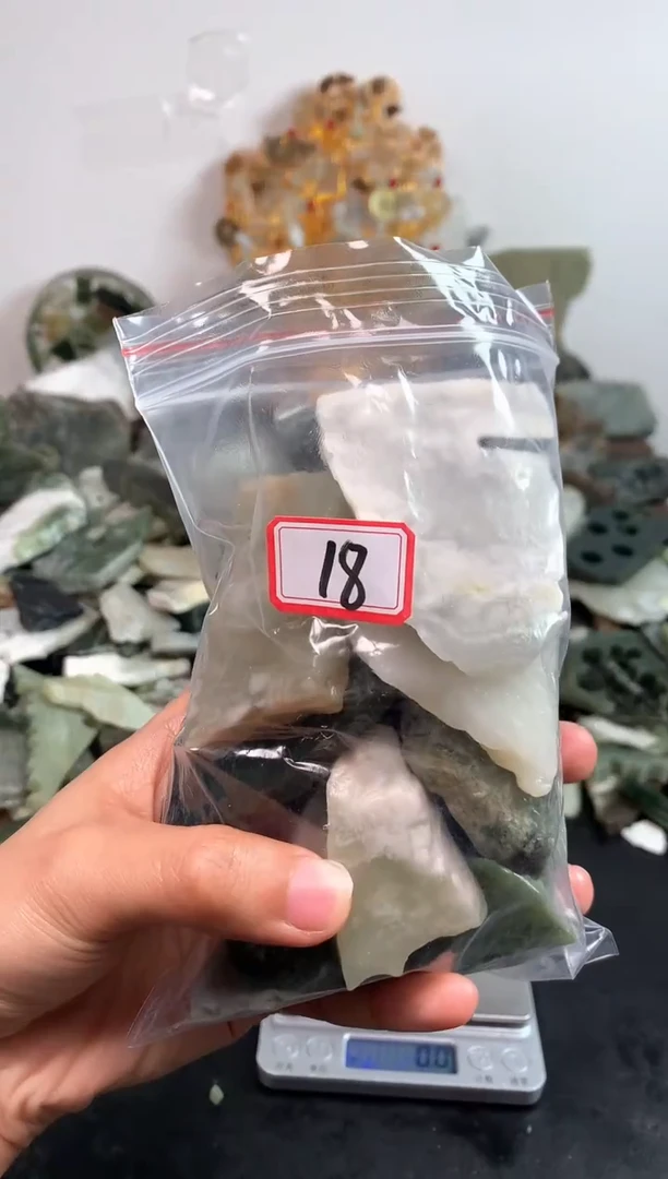 未镶嵌和田玉摆件18