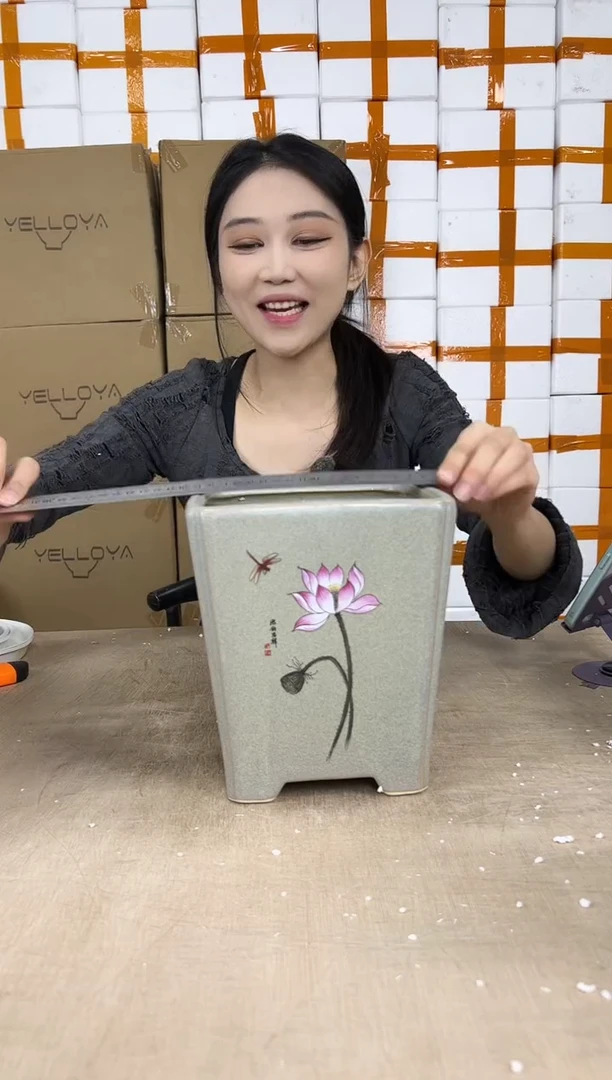 四方淡黄荷花大号19x21