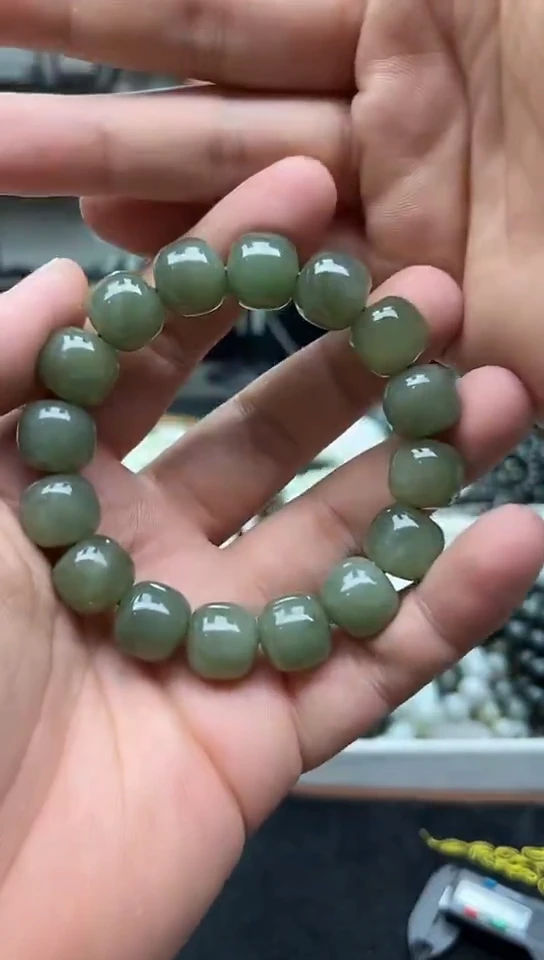 未镶嵌手串和田玉湖水绿14