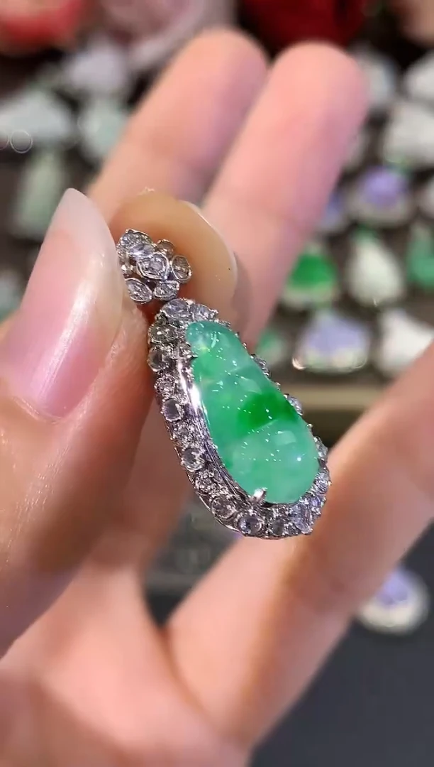 吊坠(不含链)18K金镶嵌翡翠B220