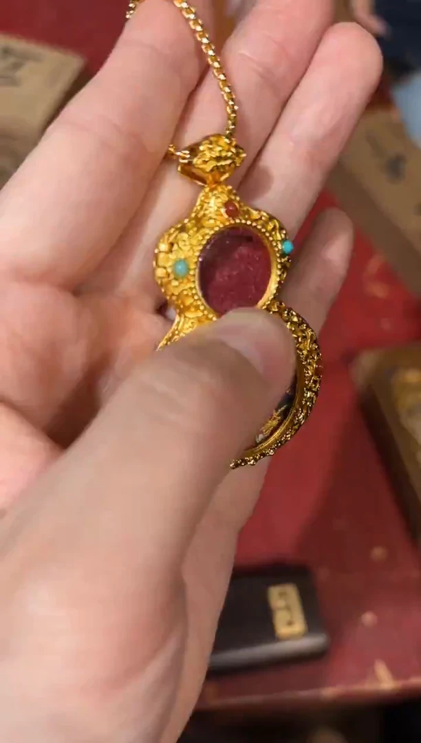 吊坠龙妹的唐卡38573