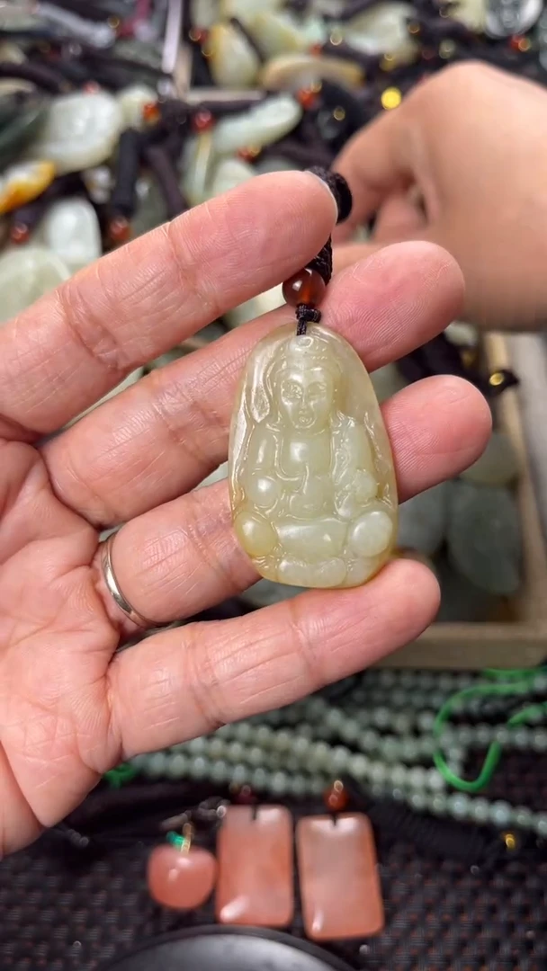 【闪购商品】和田玉颈饰未镶嵌多样性发货没有证书拍一发一有瑕