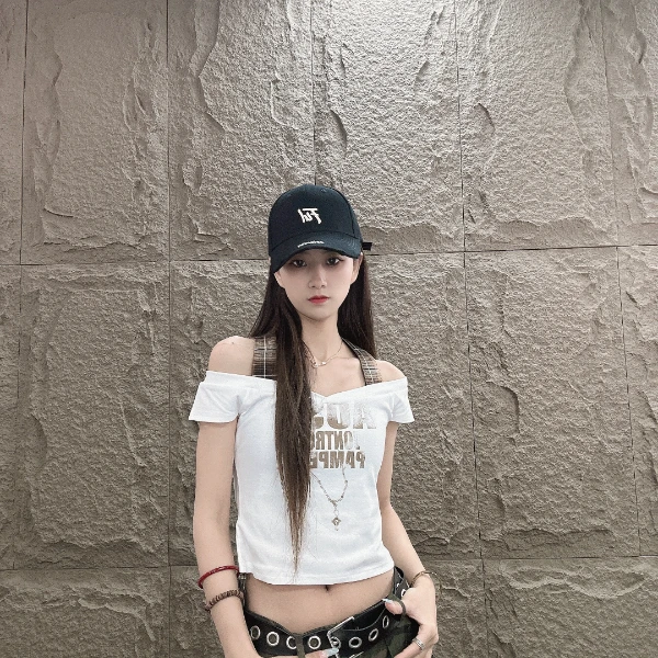 DL8814  夏季设计感挂脖辣妹短袖修身T恤女洋气别致一字肩上衣