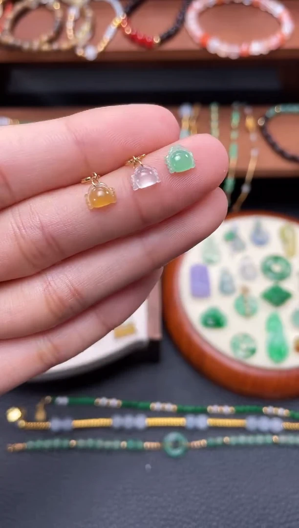 【闪购商品】翡翠吊坠(不含链)18K金镶嵌3个  JK521