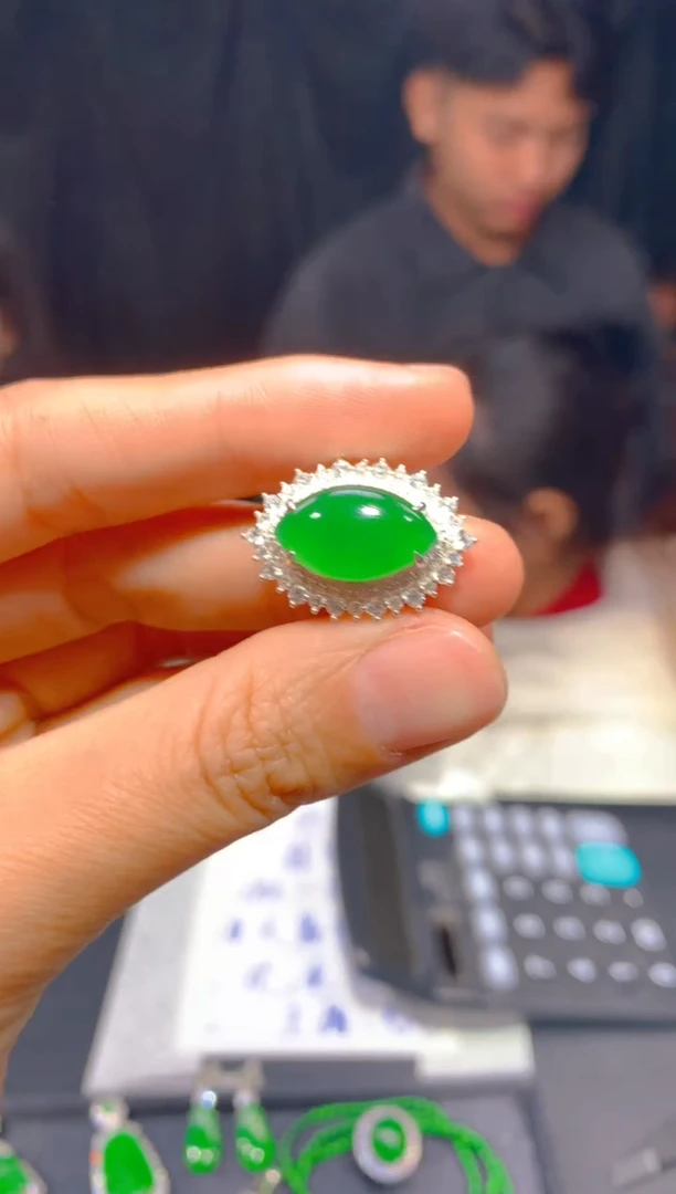 【闪购商品】定制翡翠未镶嵌100多样性发货（发其一）