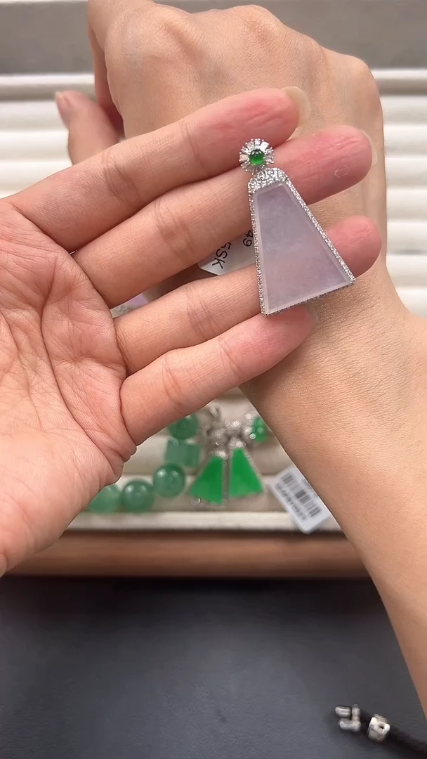 翡翠18K金镶嵌吊坠(不含链)缅甸珠宝严选LT
