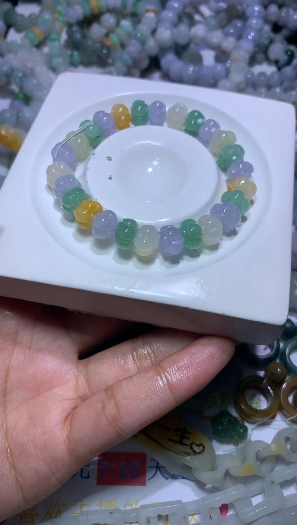 定制翡翠未镶嵌漓*。CXX308122