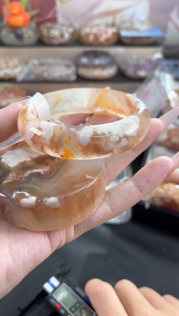 未镶嵌手镯石英质玉60