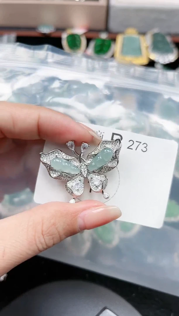 【闪购商品】翡翠颈饰未镶嵌273赠皮绳