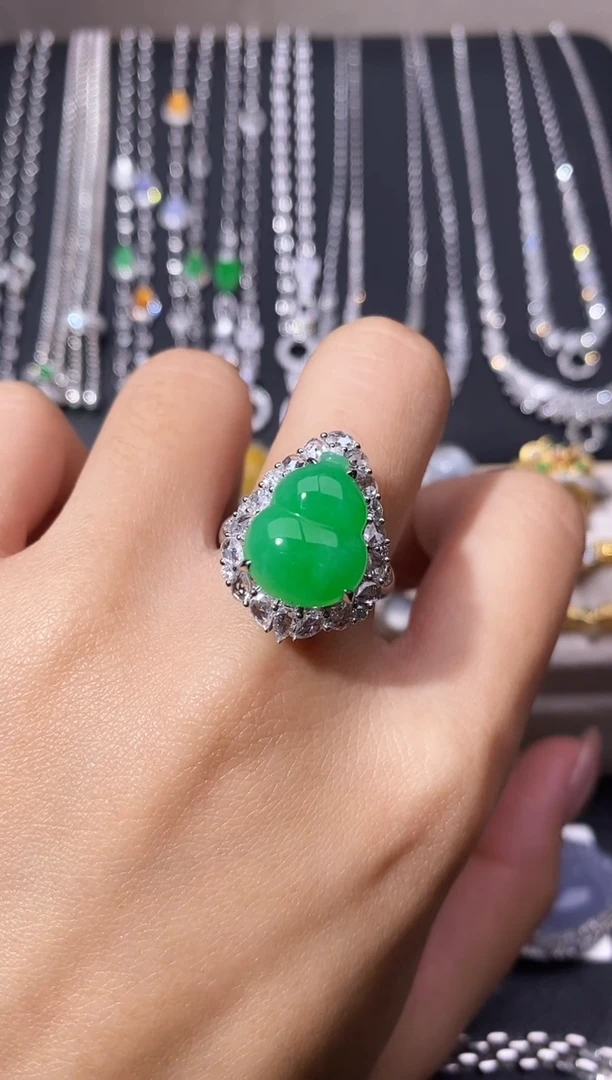 18K金镶嵌戒指翡翠芦*戒指