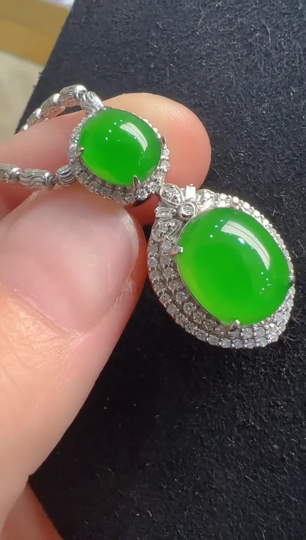 【闪购商品】翡翠吊坠(不含链)18K金镶嵌多样性发货拍一发一