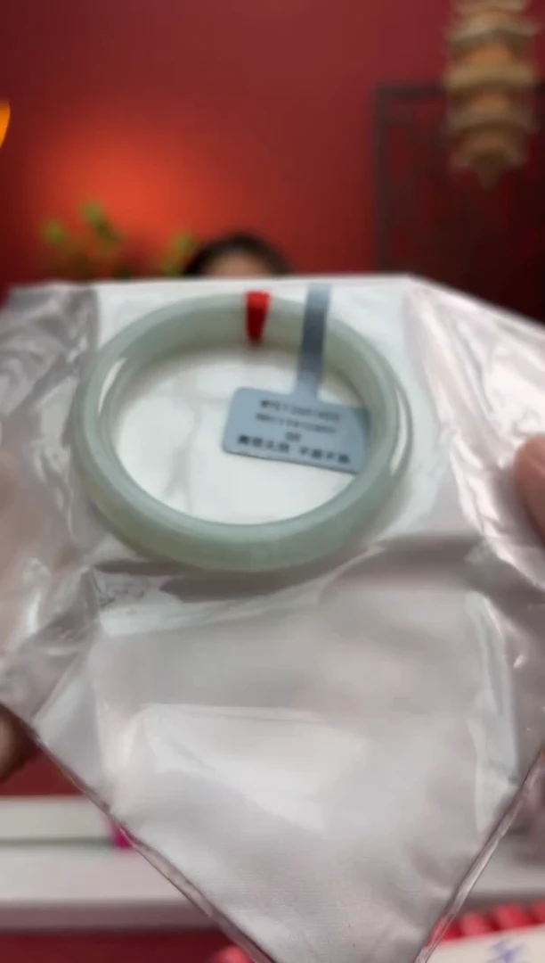 未镶嵌手镯（圆镯）翡翠翡翠手镯2