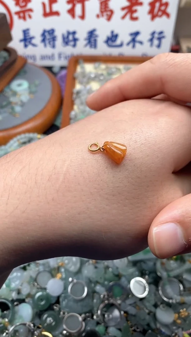 【闪购商品】翡翠颈饰未镶嵌哥哥