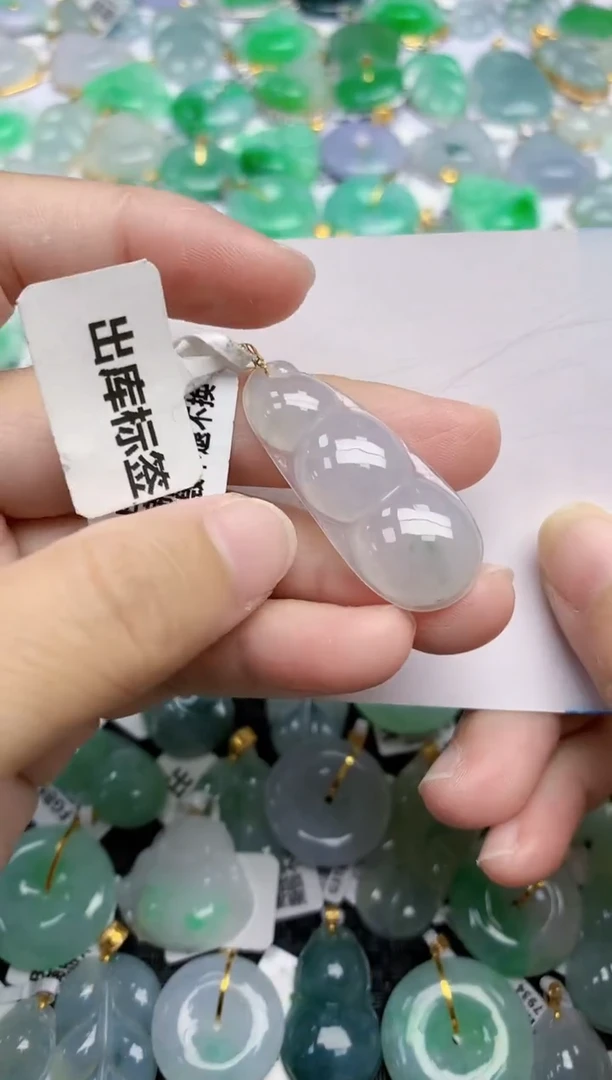 翡翠18K金镶嵌颈饰天然翡翠A货