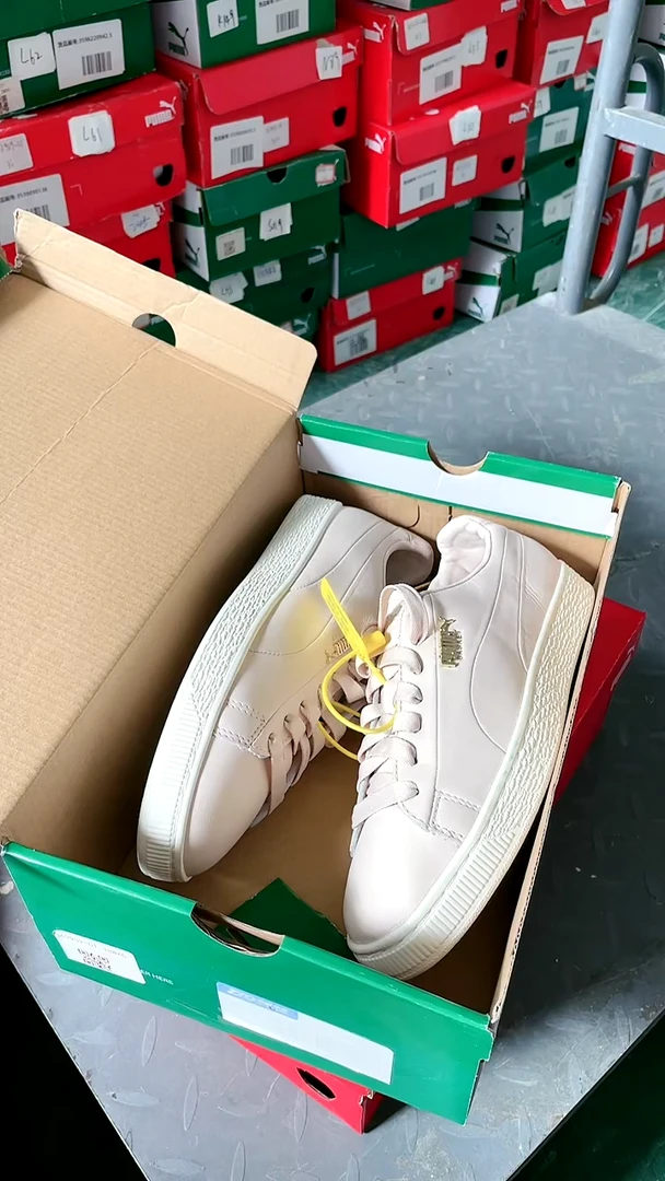 彪马时尚休闲运动鞋38M  E126