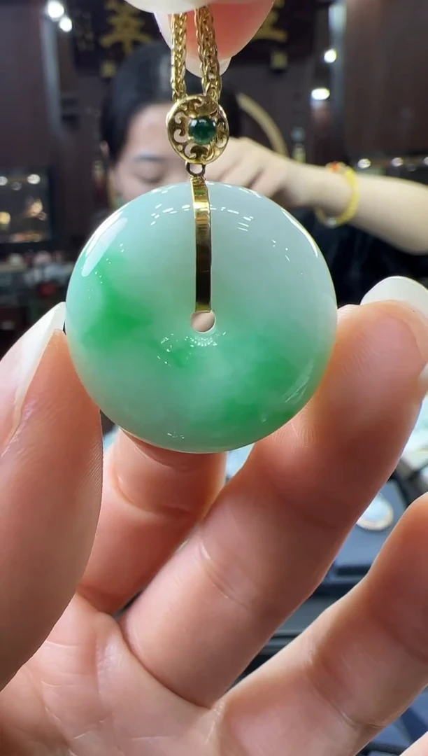 【闪购商品】翡翠挂件18K金镶嵌平安扣不含链