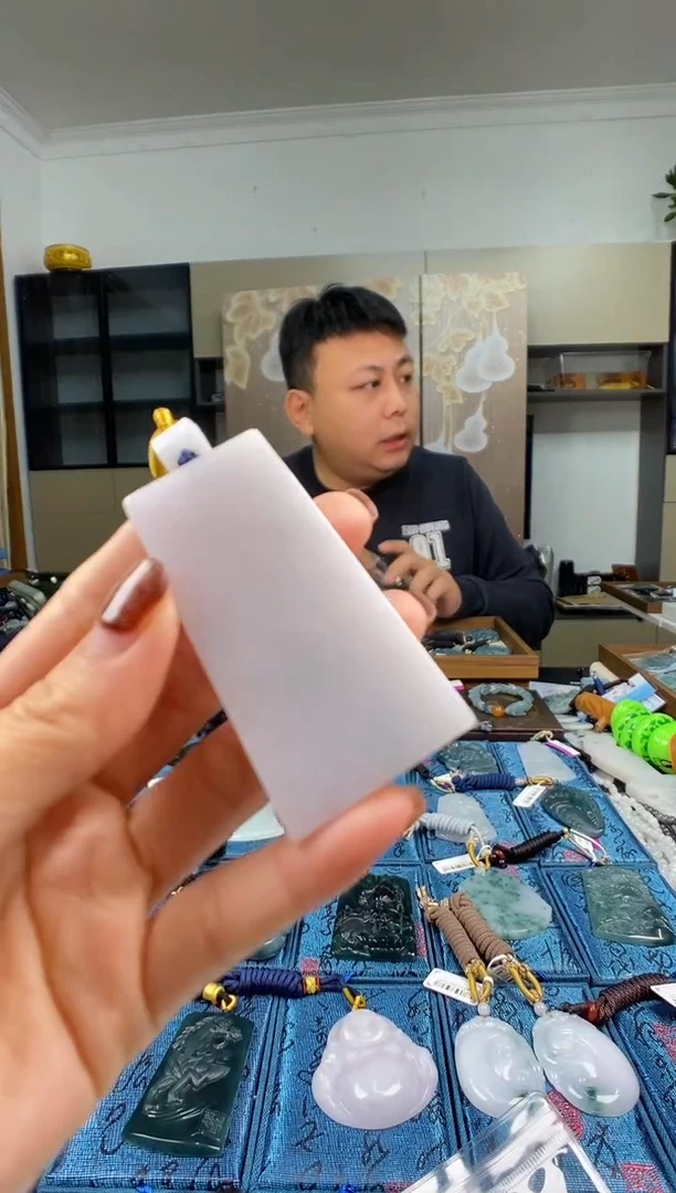 颈饰未镶嵌翡翠多样性发其一