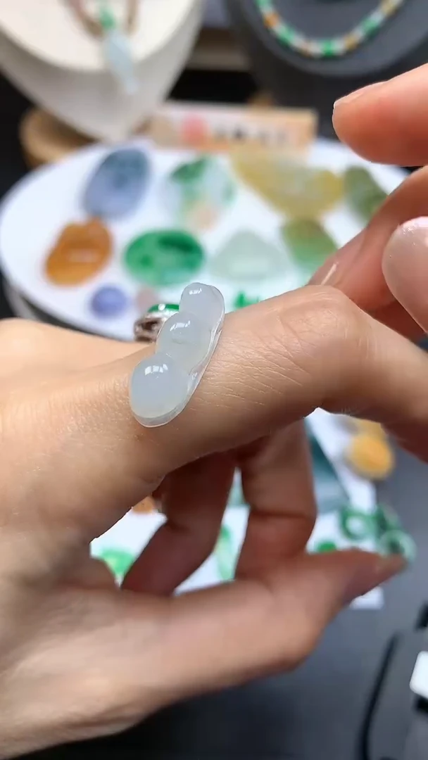 【闪购商品】定制翡翠未镶嵌翡翠