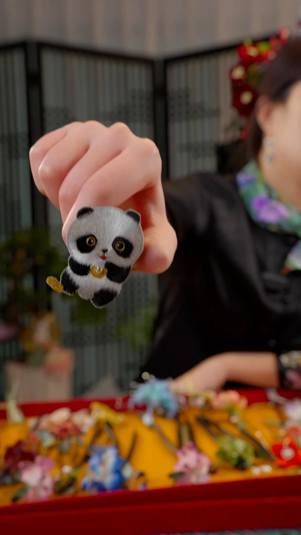 刺绣萌**贝非遗苏绣绒花