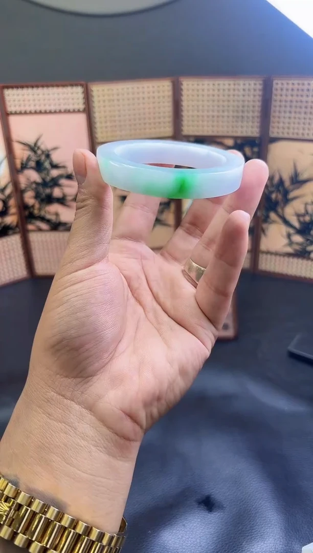 未镶嵌手镯定制翡翠手镯定制