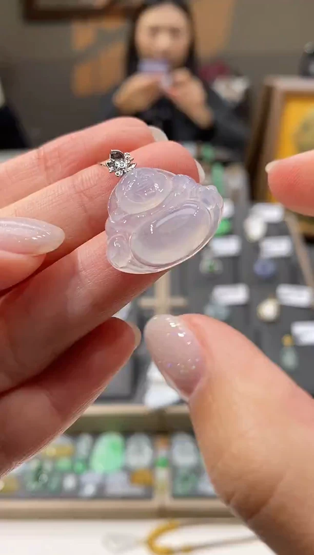 颈饰18K金镶嵌翡翠佛公