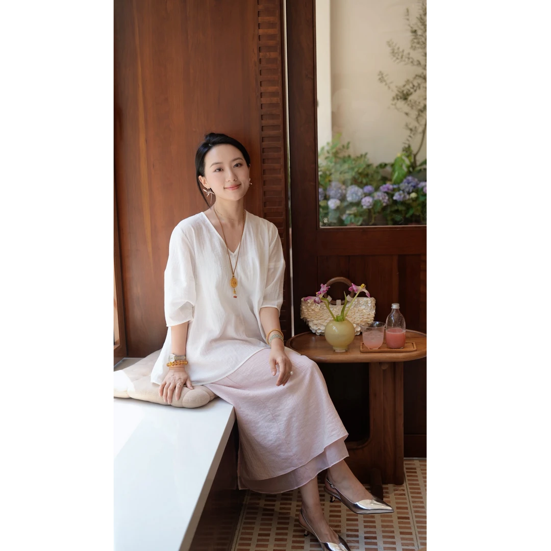 MEIYINA定制（半夏）简约气质后开衩轮廓手袖小衫