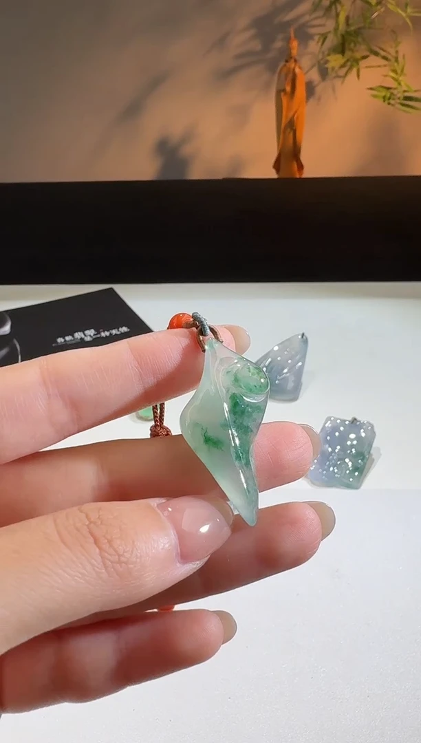 【闪购商品】翡翠颈饰未镶嵌【鑫鑫】