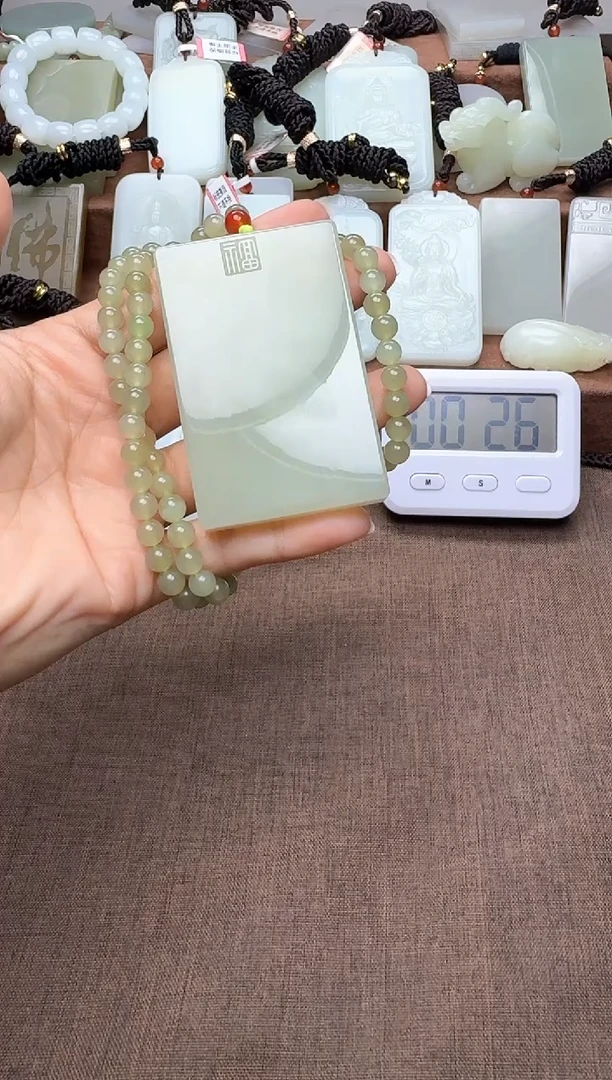 颈饰未镶嵌和田玉1