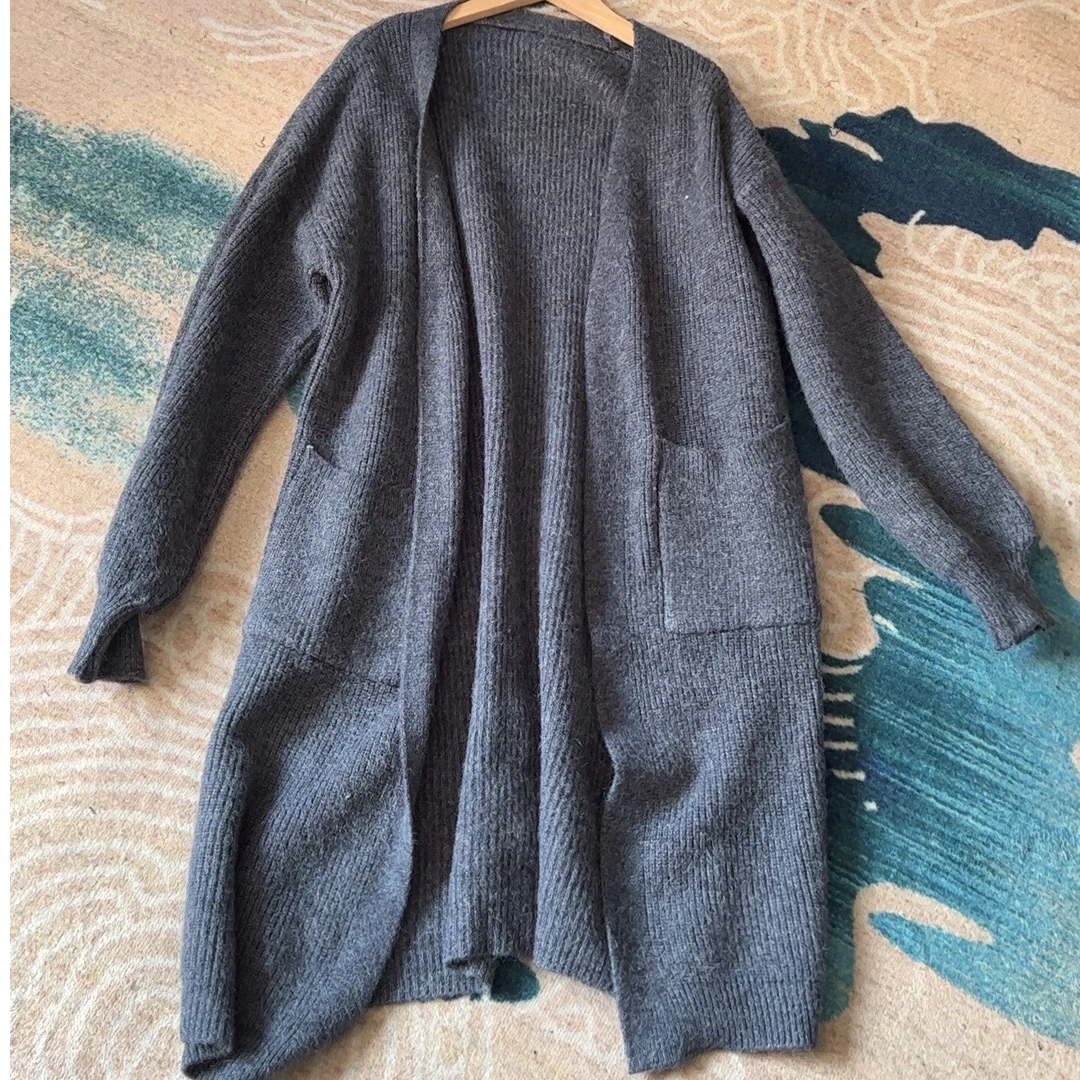 A中长款开衫毛衣外套