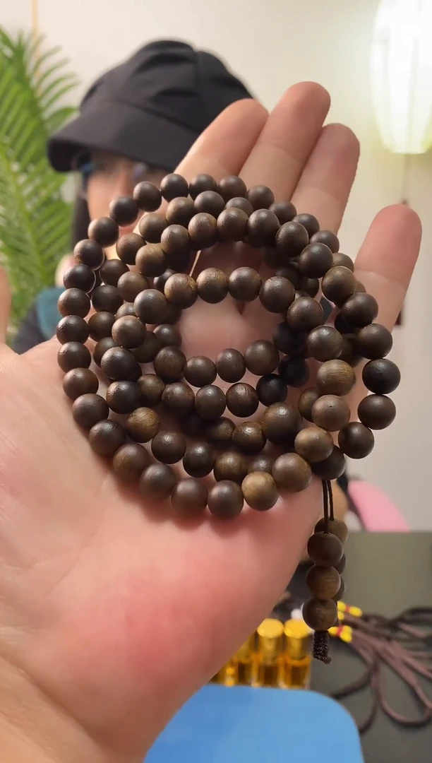 沉香沉香碎屑海南白棋0.8+沉香碎屑