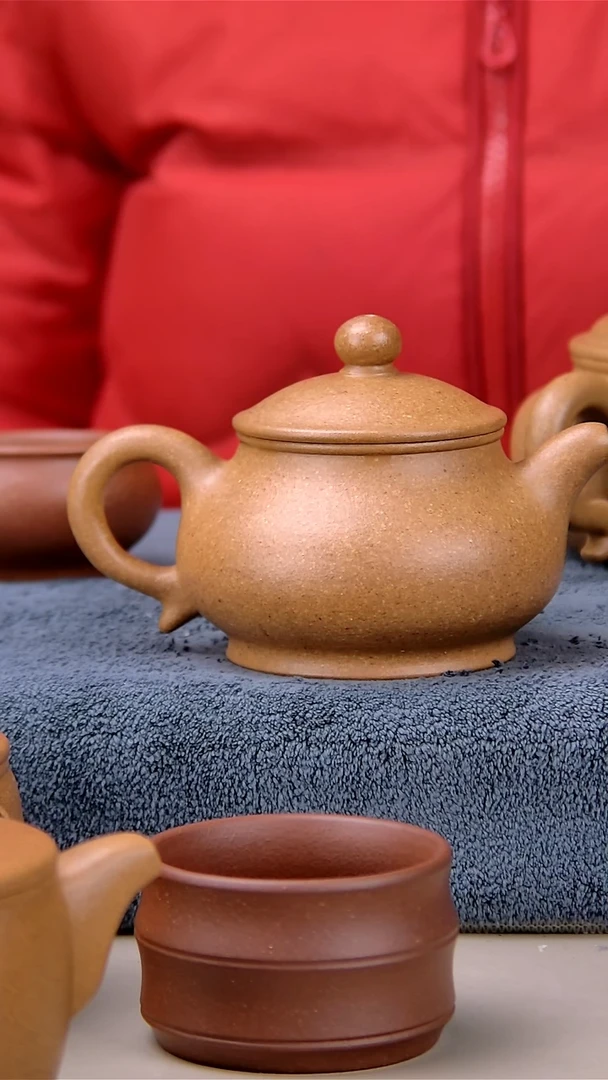 【闪购商品】紫砂茶壶170梨皮黄段中潘