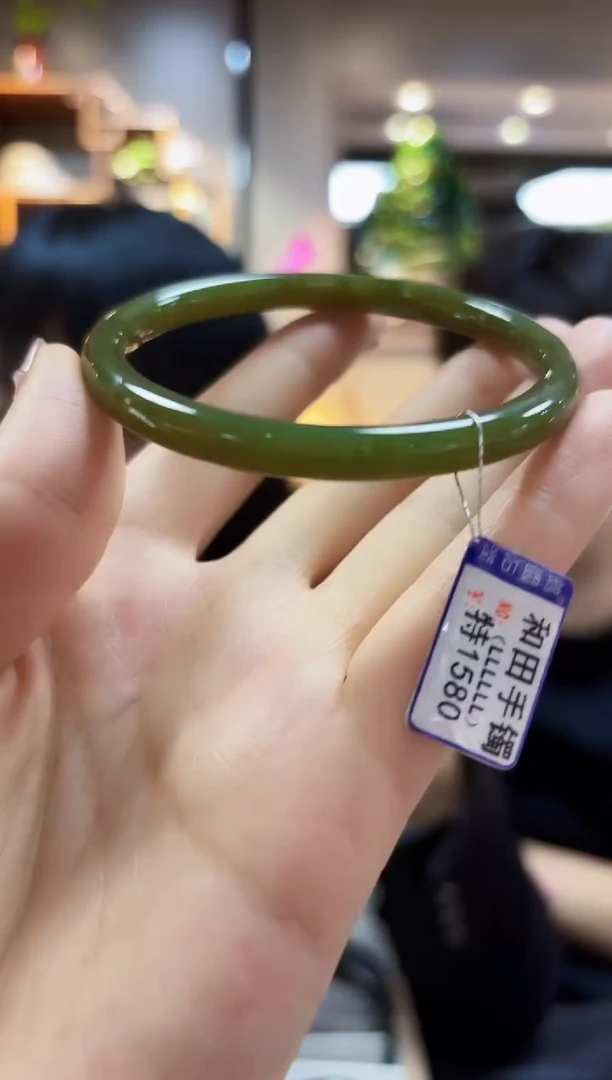 【闪购商品】和田玉手镯未镶嵌60