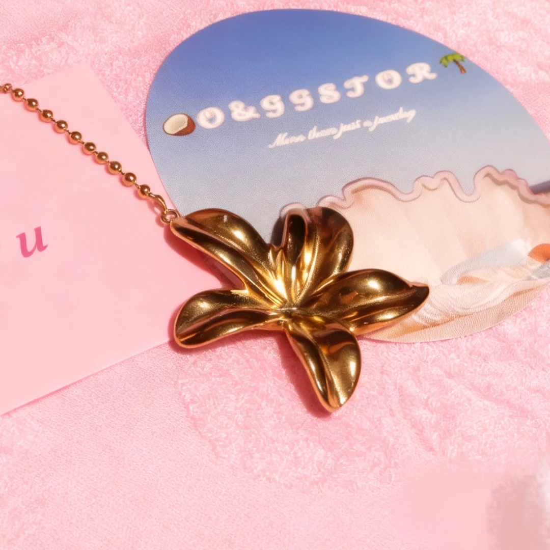 钛钢项链 OGGEMS海岛风专属-圆珠链配立体鎏金鸡蛋花浮雕甜美